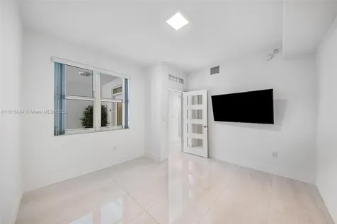 7918 Harbour Island Drive North Bay Village FL 33141