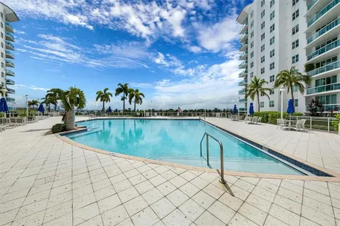 7918 Harbour Island Drive North Bay Village FL 33141
