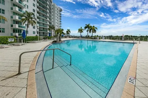7918 Harbour Island Drive North Bay Village FL 33141