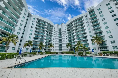7918 Harbour Island Drive North Bay Village FL 33141