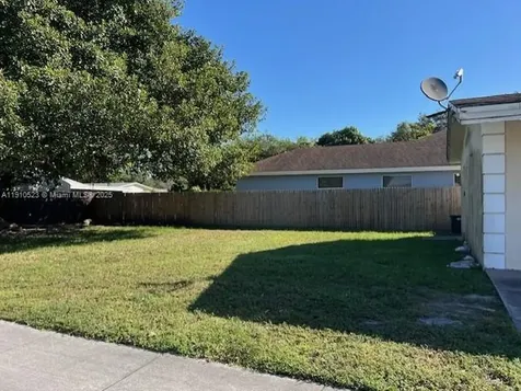 5191 SW 22nd Street West Park FL 33023