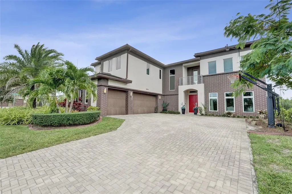 6804 N Stillwater Shores Drive Davie FL 33314