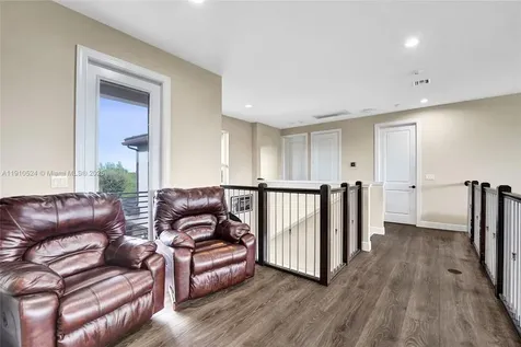 6804 N Stillwater Shores Drive Davie FL 33314