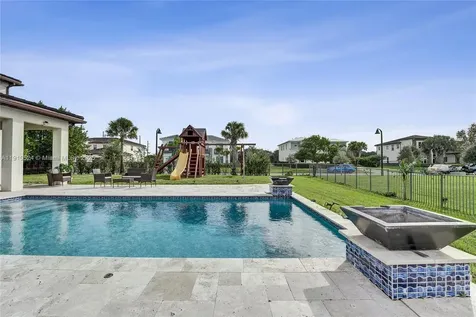 6804 N Stillwater Shores Drive Davie FL 33314