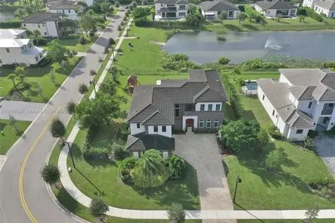 6804 N Stillwater Shores Drive Davie FL 33314