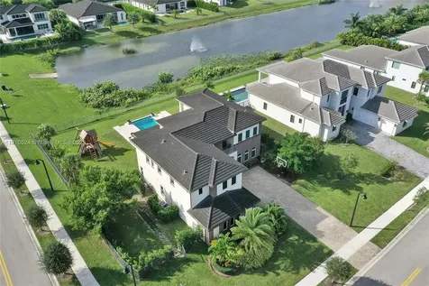 6804 N Stillwater Shores Drive Davie FL 33314
