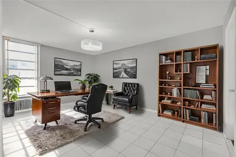 9686 Fontainebleau Boulevard Miami FL 33172