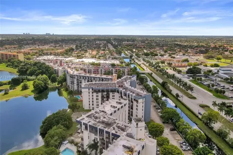 9686 Fontainebleau Boulevard Miami FL 33172