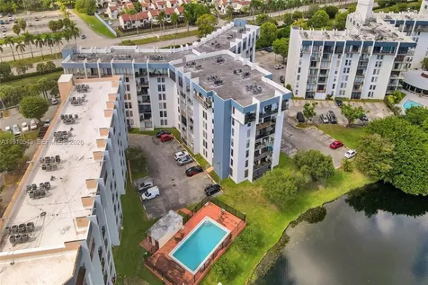 9686 Fontainebleau Boulevard Miami FL 33172