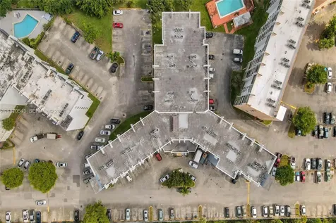 9686 Fontainebleau Boulevard Miami FL 33172