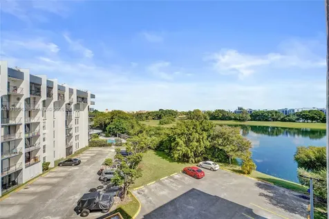 9686 Fontainebleau Boulevard Miami FL 33172