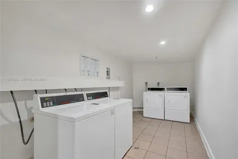 9686 Fontainebleau Boulevard Miami FL 33172