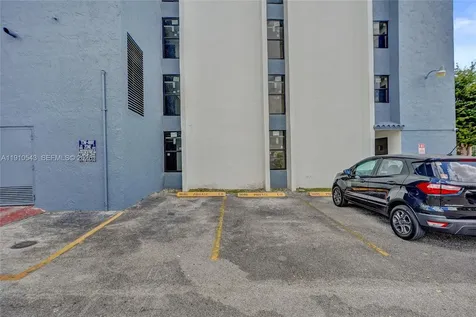 9686 Fontainebleau Boulevard Miami FL 33172