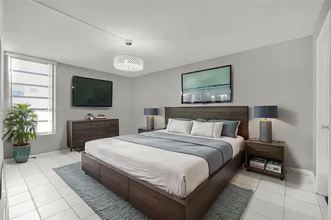 9686 Fontainebleau Boulevard Miami FL 33172