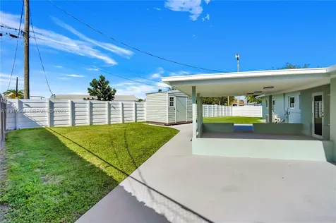 9851 Jamaica Drive Cutler Bay FL 33189