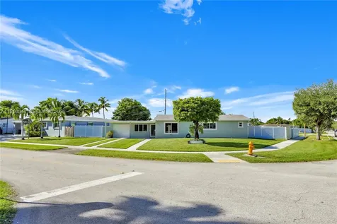 9851 Jamaica Drive Cutler Bay FL 33189