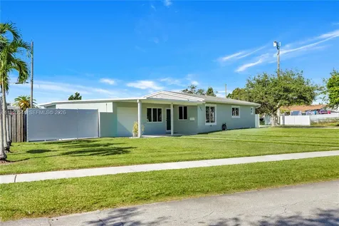 9851 Jamaica Drive Cutler Bay FL 33189