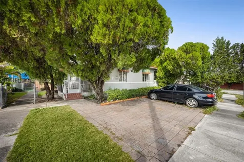 282 NW 41st Avenue Miami FL 33126