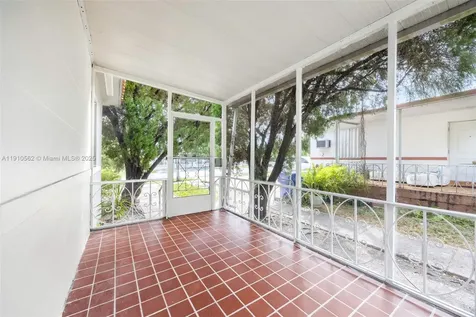 282 NW 41st Avenue Miami FL 33126