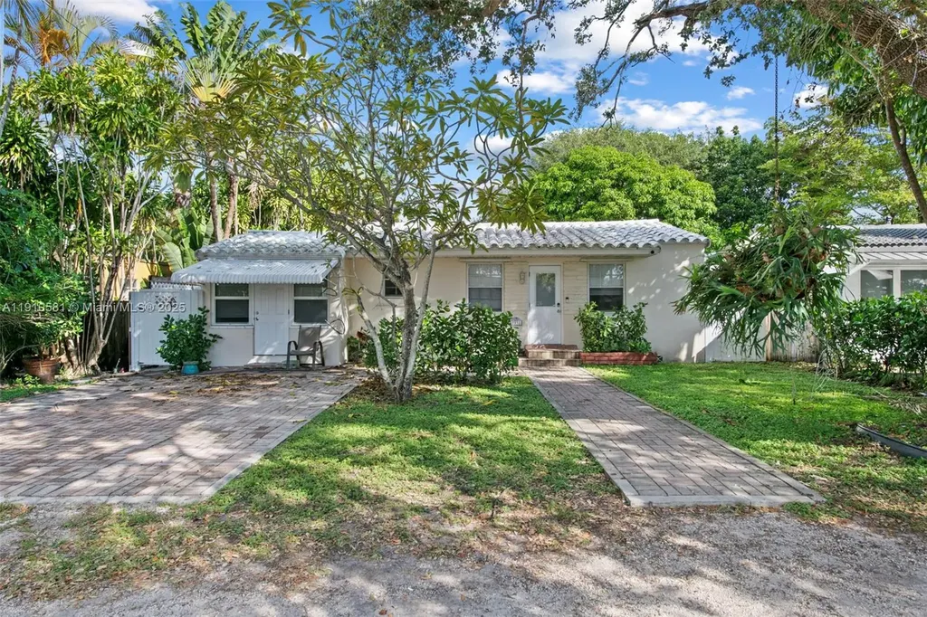 2231 Cleveland Street Hollywood FL 33020