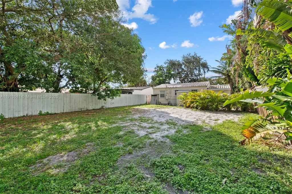 2231 Cleveland Street Hollywood FL 33020