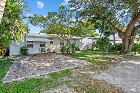 2231 Cleveland Street Hollywood FL 33020