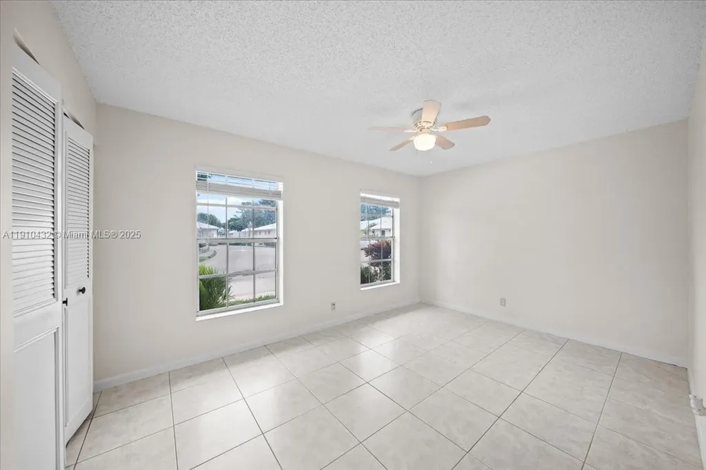 508 Holyoke Lane Lake Worth FL 33467