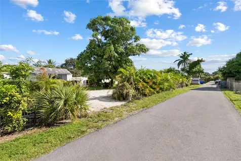 2234 Cleveland Street Hollywood FL 33020