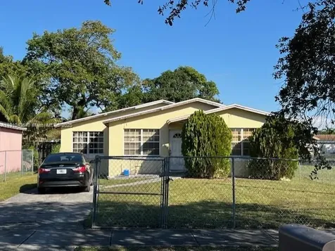 4631 SW 21st Street West Park FL 33023