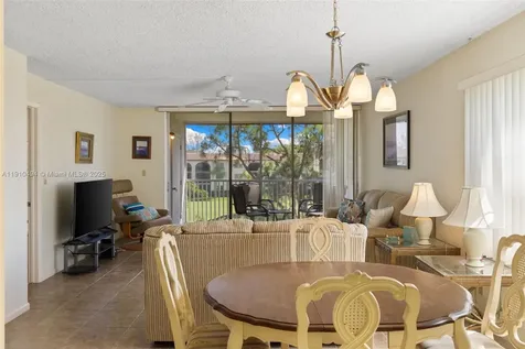 1087 Forest Lakes Drive Naples FL 34105