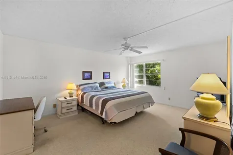 1087 Forest Lakes Drive Naples FL 34105