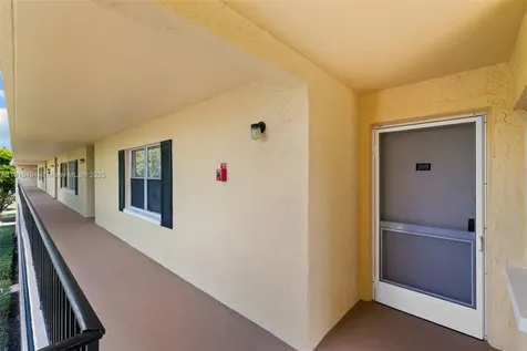 1087 Forest Lakes Drive Naples FL 34105