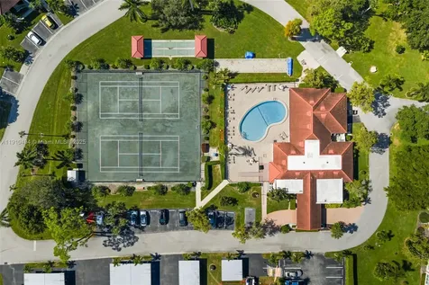 1087 Forest Lakes Drive Naples FL 34105