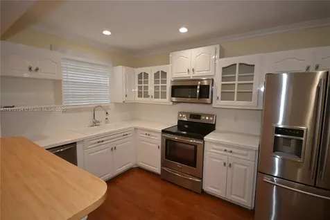 2119 Nova Village Drive Davie FL 33317