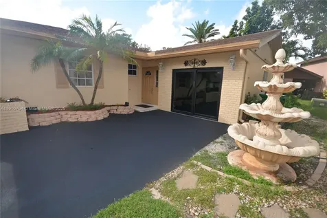 2119 Nova Village Drive Davie FL 33317