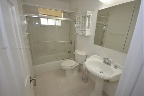 2119 Nova Village Drive Davie FL 33317