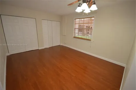 2119 Nova Village Drive Davie FL 33317