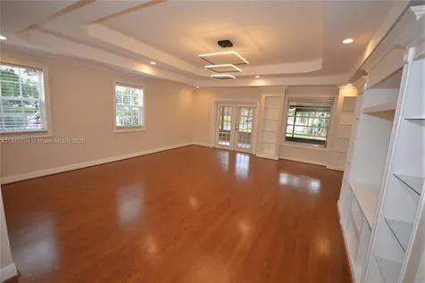 2119 Nova Village Drive Davie FL 33317