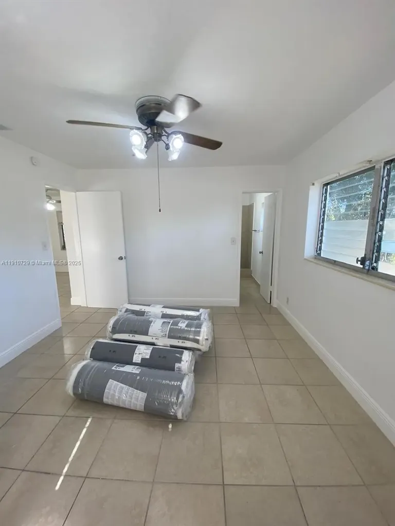 6901 Thomas Street Hollywood FL 33024