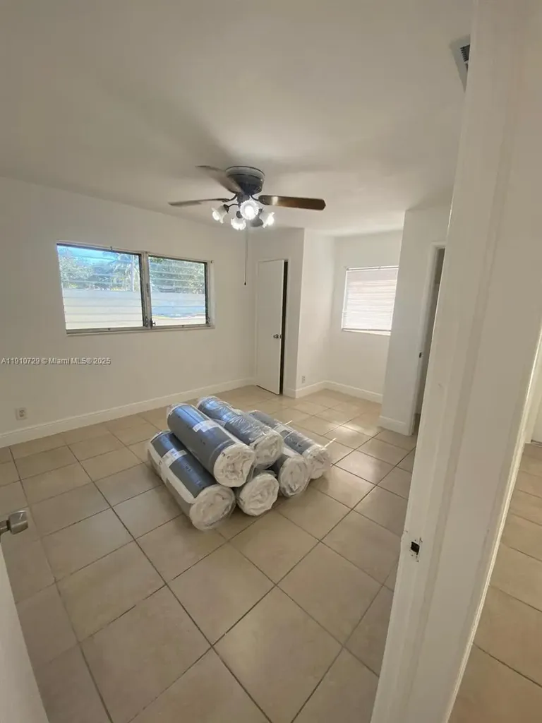 6901 Thomas Street Hollywood FL 33024