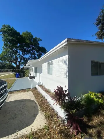 6901 Thomas Street Hollywood FL 33024