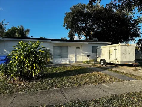 6901 Thomas Street Hollywood FL 33024