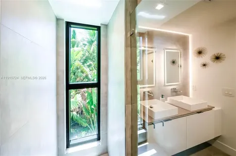 1930 Bay Drive Miami Beach FL 33141