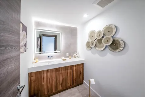 1930 Bay Drive Miami Beach FL 33141