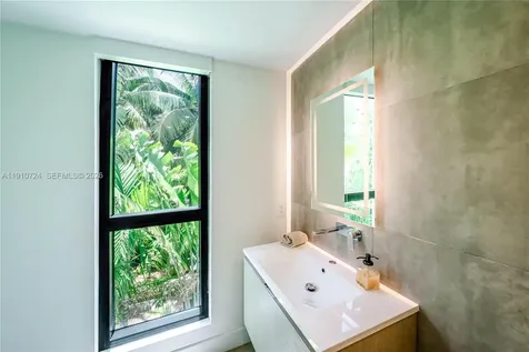 1930 Bay Drive Miami Beach FL 33141