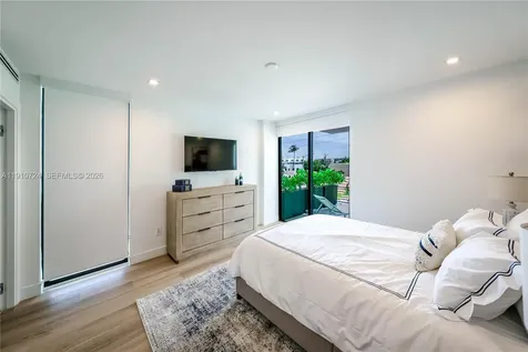 1930 Bay Drive Miami Beach FL 33141