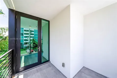 1930 Bay Drive Miami Beach FL 33141