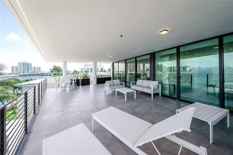 1930 Bay Drive Miami Beach FL 33141
