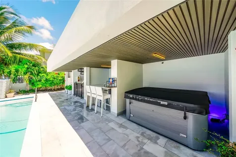1930 Bay Drive Miami Beach FL 33141