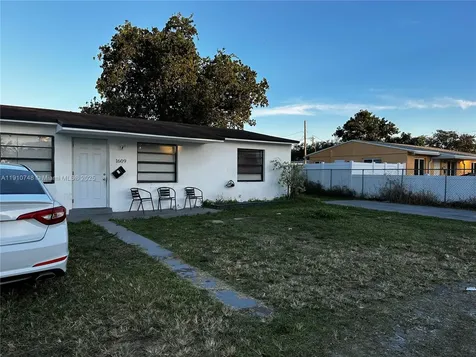 1609 S 25th Avenue Hollywood FL 33020